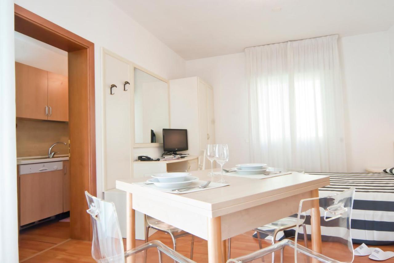 Residence Divina Rímini Habitación foto